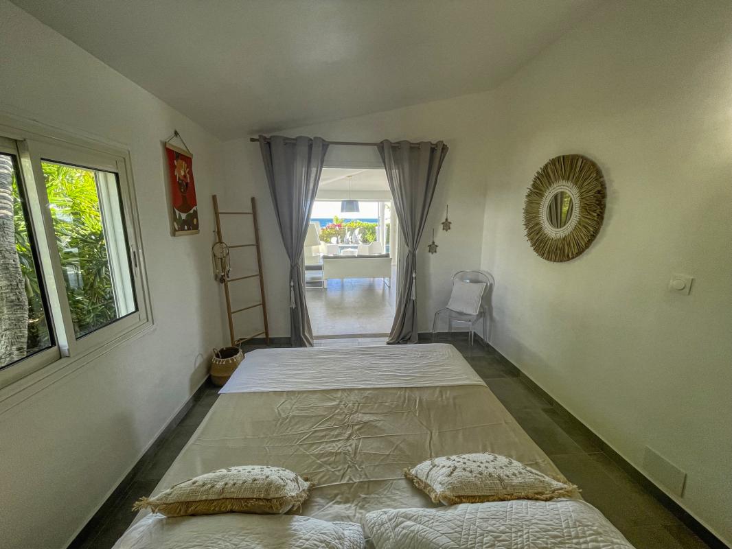 27.Location villa piscine Saint François Guadeloupe_Suite vue sur mer